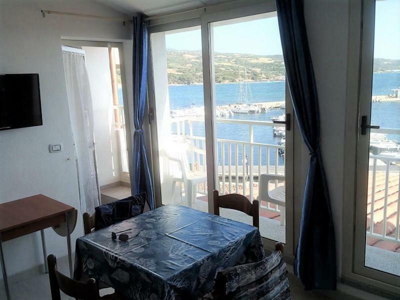 Fronte Mare Bella Vista Apartment Isola Rossa Bagian luar foto